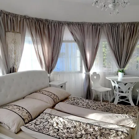 A Restaurace Belveder Romantico, Mini-zoo, Free Parking Jachymov