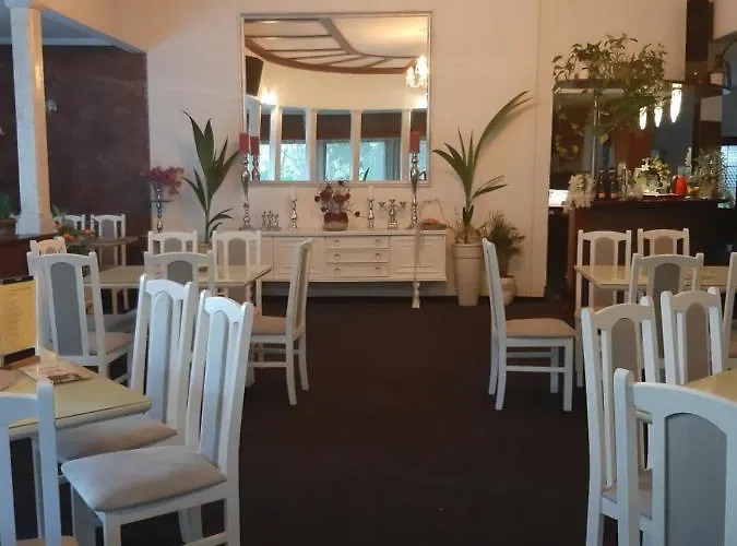 Гостевой дом A Restaurace Belveder Romantico, Mini-zoo, Free Parking Яхимов