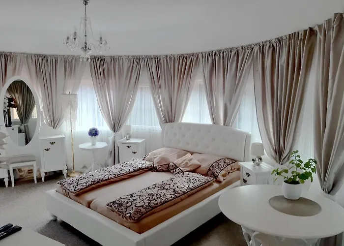 A Restaurace Belveder Romantico, Mini-zoo, Free Parking 3* Яхимов