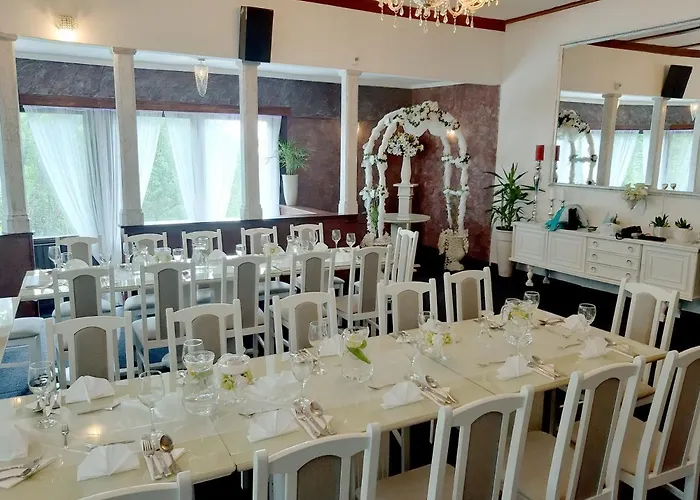 A Restaurace Belveder Romantico, Mini-zoo, Free Parking 3* Яхимов