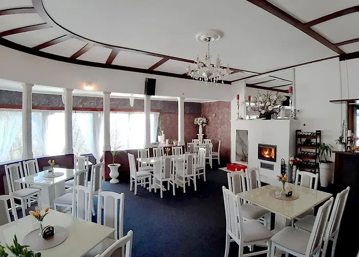 Гостевой дом A Restaurace Belveder Romantico, Mini-zoo, Free Parking Яхимов