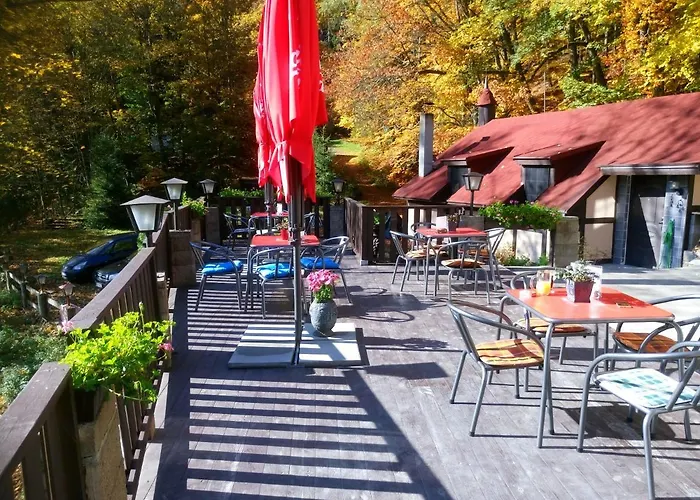 A Restaurace Belveder Romantico, Mini-zoo, Free Parking Гостевой дом Яхимов